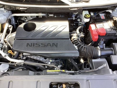 Used 2023 Nissan Rogue SV image 32