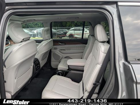 Used 2023 Jeep Grand Cherokee L Summit w/ Advanced Protech Group IV AWD/4WD image 16