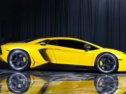 Used 2013 Lamborghini Aventador LP 700-4 image 13