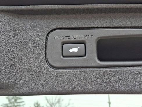 Used 2025 Honda Pilot Elite image 33