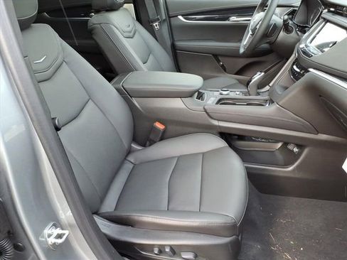 New 2025 Cadillac XT5 Premium Luxury image 23