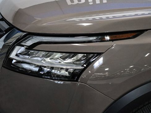 Used 2024 Nissan Pathfinder Platinum w/ Cargo Package image 16