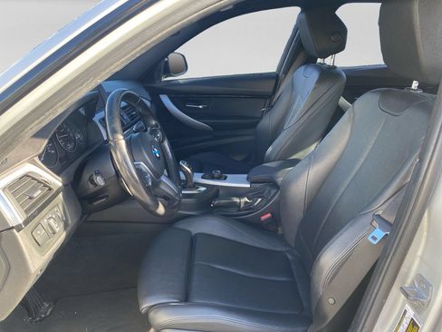 Used 2018 BMW 330i Sedan w/ M Sport Package RWD image 19