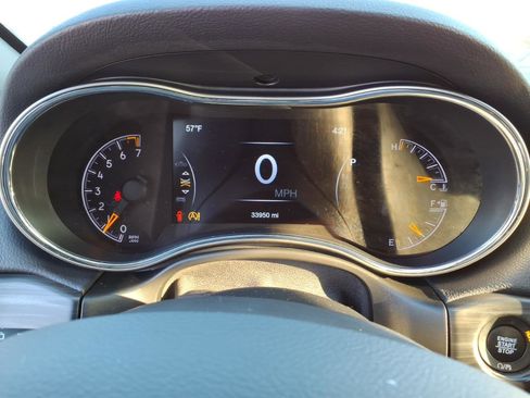 Used 2022 Jeep Grand Cherokee Laredo X image 16