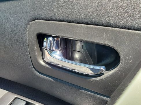 Used 2015 Nissan Rogue S FWD image 17