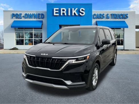 Used 2023 Kia Carnival LX image 2