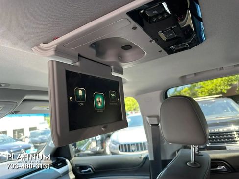 Used 2018 Chevrolet Tahoe LT w/ LT Signature Package AWD/4WD image 12