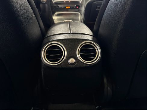 Used 2018 Mercedes-Benz GLC 300 4MATIC image 25