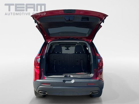 Used 2023 GMC Acadia SLE w/ Driver Convenience Package image 13