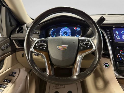 Used 2018 Cadillac Escalade ESV Premium Luxury AWD/4WD image 19