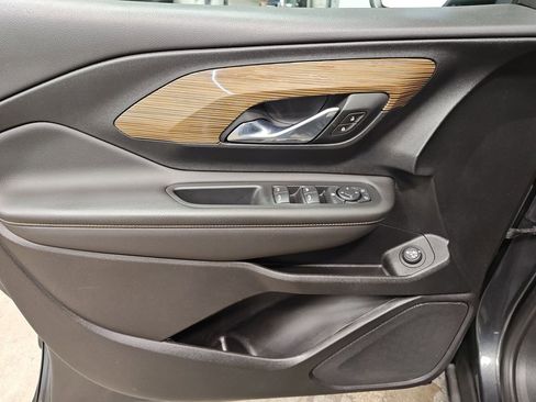 Used 2021 GMC Terrain SLE w/ Driver Convenience Package image 16