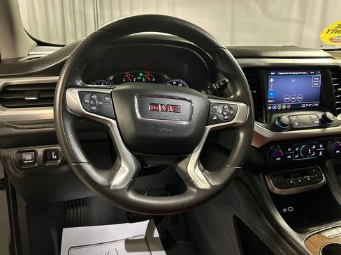 Used 2023 GMC Acadia SLE w/ Driver Convenience Package FWD image 15