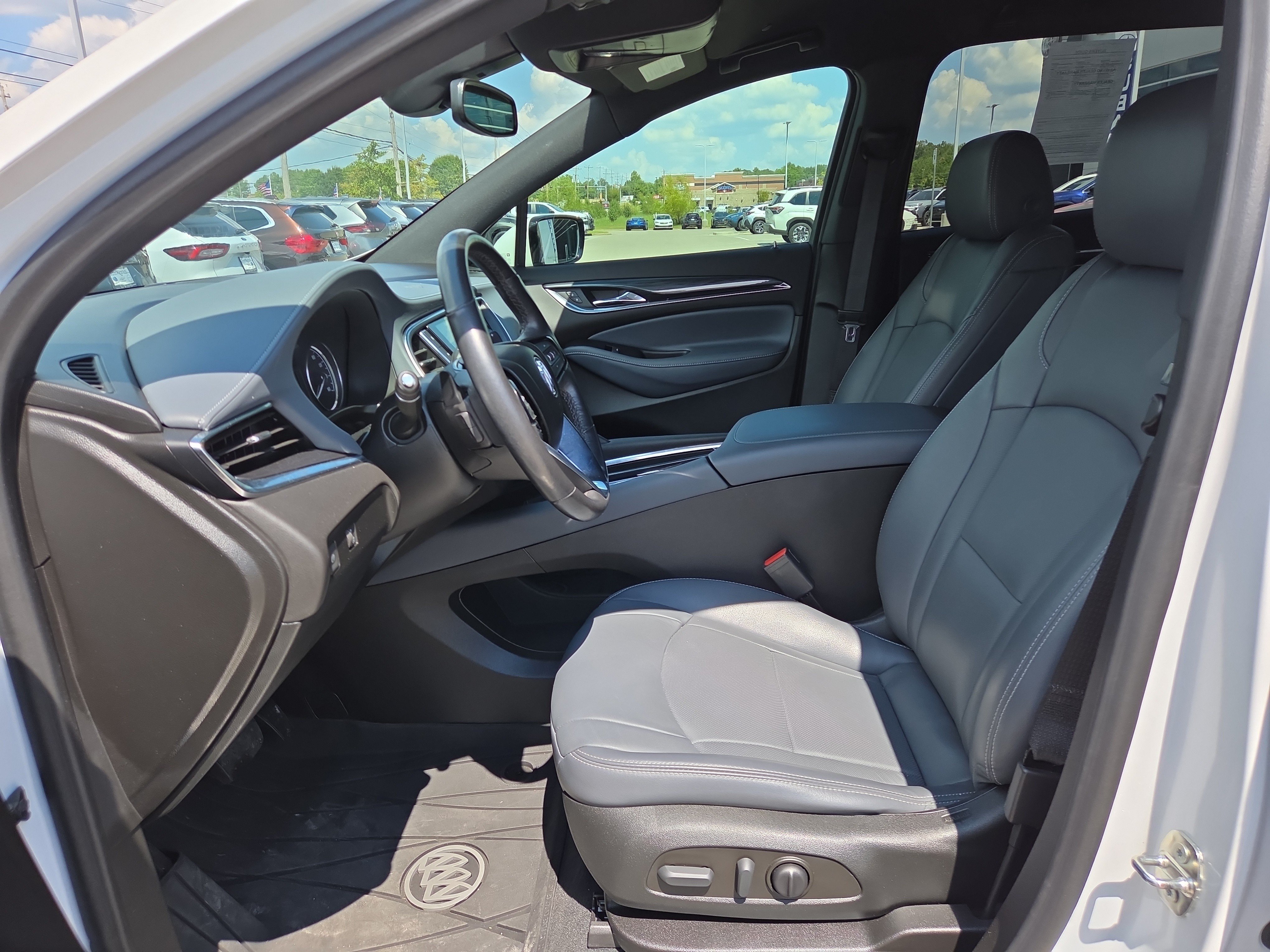 Used 2023 Buick Enclave Essence w/ Sport Touring Edition AWD/4WD image 10