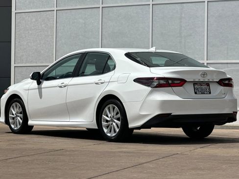 Used 2024 Toyota Camry LE w/ Convenience Package FWD image 6