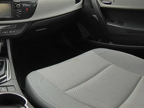 Used 2014 Toyota Corolla LE FWD image 23