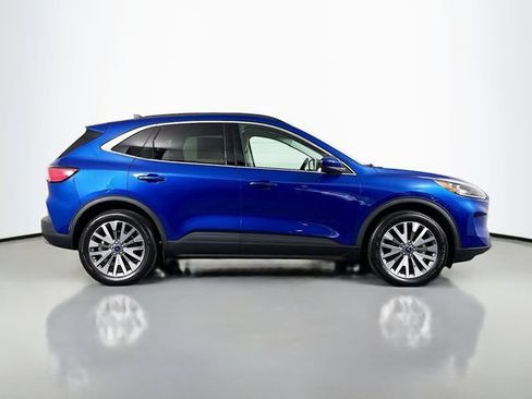 Used 2022 Ford Escape Titanium w/ Class II Trailer Tow Package AWD/4WD image 9