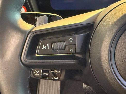 Used 2024 Porsche Cayenne Coupe image 15