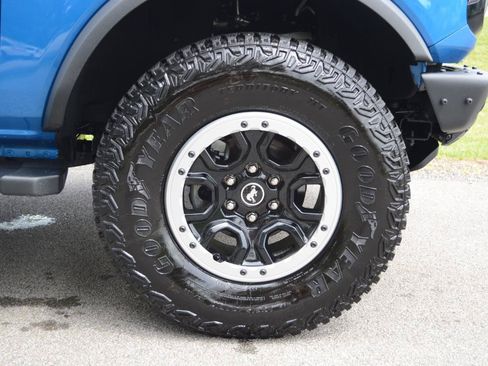 Used 2024 Ford Bronco Outer Banks w/ Sasquatch Package AWD/4WD image 12