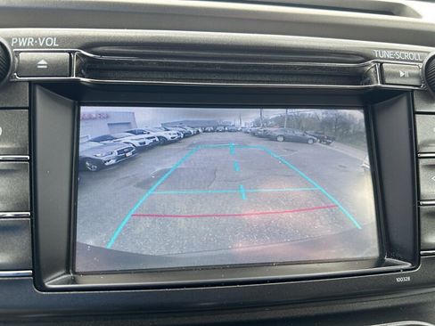 Used 2014 Toyota RAV4 LE AWD/4WD image 14
