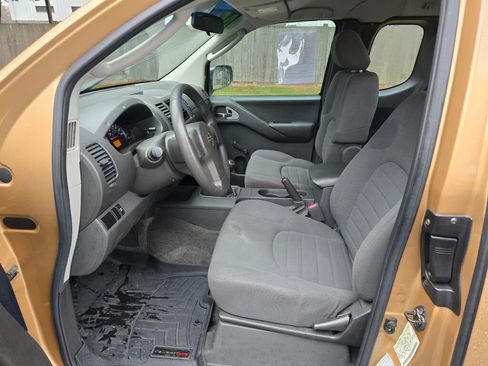 Used 2005 Nissan Frontier XE image 18