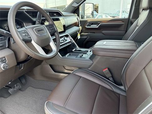 New 2026 GMC Sierra 3500 Denali w/ Denali Reserve Package image 17