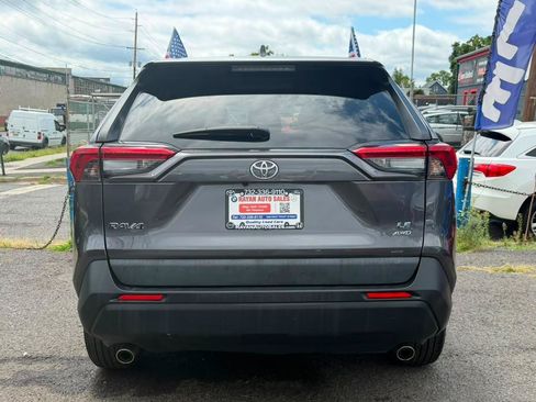 Used 2022 Toyota RAV4 LE AWD/4WD image 6