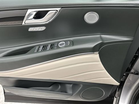 Certified 2025 Genesis GV80 2.5T Standard image 13