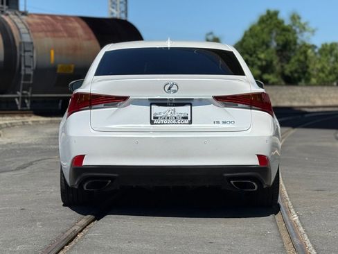 Used 2018 Lexus IS 300 w/ Comfort Package RWD image 4