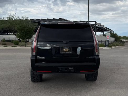 Used 2015 Cadillac Escalade Premium RWD image 3