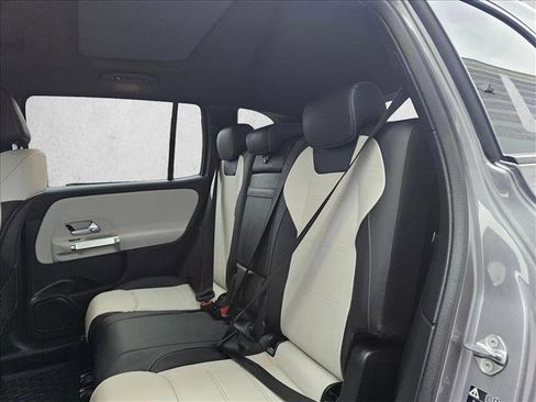 Used 2023 Mercedes-Benz GLB 250 GLB 250 image 16