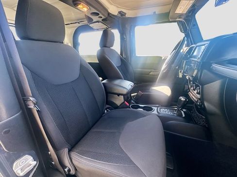 Used 2017 Jeep Wrangler Sport AWD/4WD image 26