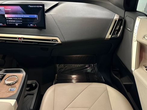 Certified 2022 BMW iX xDrive50 w/ Premium Package image 30