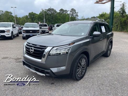 Used 2024 Nissan Pathfinder SL w/ SL Premium Package FWD image 3