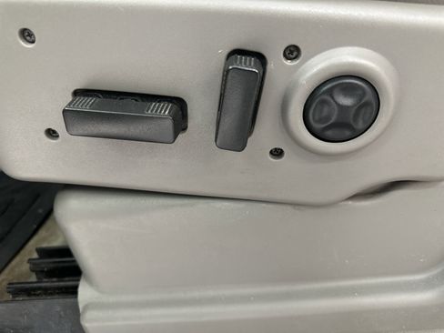 Used 2004 Chevrolet Suburban LT w/ Preferred Equipment Group image 21