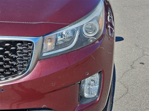 Used 2018 Kia Sedona EX image 9