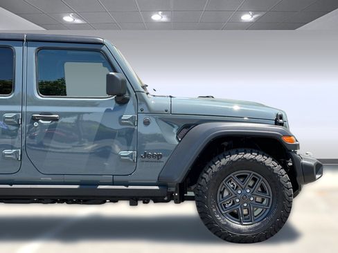 Used 2025 Jeep Wrangler Unlimited Sport AWD/4WD image 33