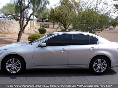 Used 2012 INFINITI G37 Journey w/ Premium Pkg RWD image 8
