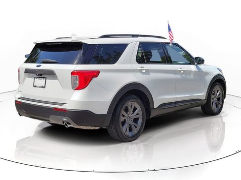 Certified 2023 Ford Explorer XLT w/ Equipment Group 202A RWD image 3