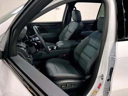 Used 2025 GMC Acadia AT4 image 20