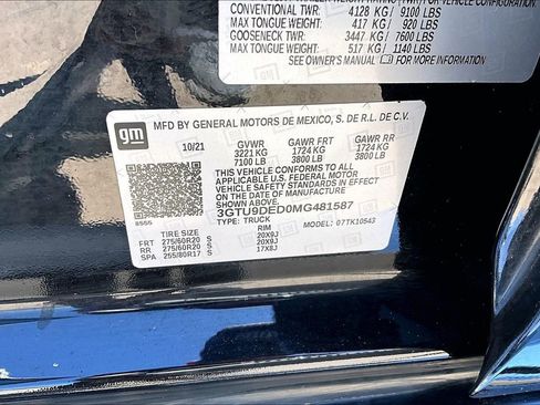 Used 2021 GMC Sierra 1500 SLT w/ SLT Premium Package AWD/4WD image 41