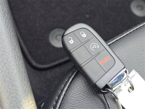 New 2026 Jeep Compass Latitude image 13