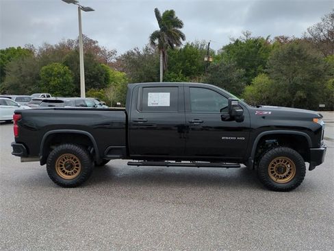 Used 2023 Chevrolet Silverado 2500 LTZ image 3