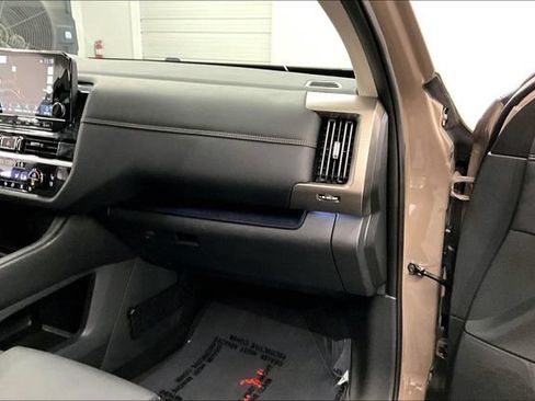 Used 2025 Nissan Pathfinder Platinum w/ Cargo Package AWD/4WD image 19