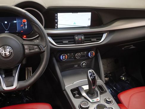 Used 2024 Alfa Romeo Stelvio Veloce image 24