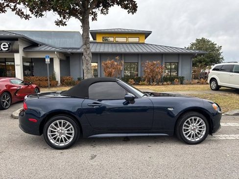 Used 2018 FIAT 124 Spider Classica w/ Technology Group image 8