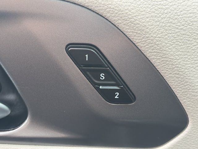 Used 2024 Chrysler Pacifica Touring-L FWD image 51