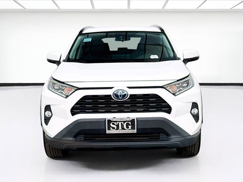 Used 2021 Toyota RAV4 XLE image 2