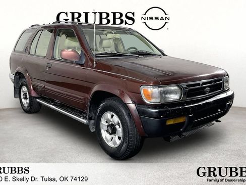 Used 1999 Nissan Pathfinder XE RWD image 1