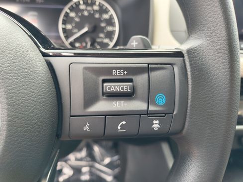 Certified 2023 Nissan Rogue SV FWD image 33