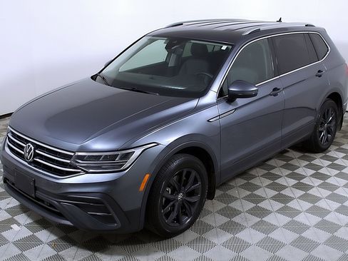 Used 2024 Volkswagen Tiguan SE w/ MDO Package, Three-Row FWD image 3